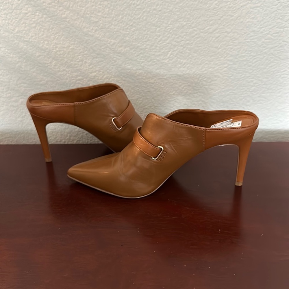 NWOT Vince Camuto mule heels